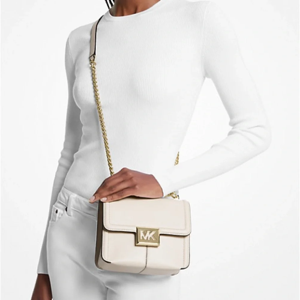 ♥️BRAND NEW/TAGS MICHAEL KORS GREAT ALL SEASON, ♥️Cream Crossbody Sonia bag. - Picture 1 of 11